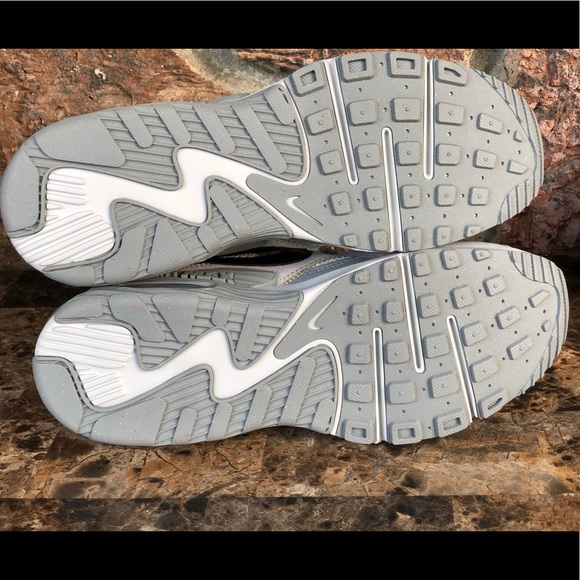 Nike Men's Air Max Excee Running Sneakers - Picture 2 of 13